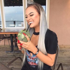 Meet your Posher, Noelle